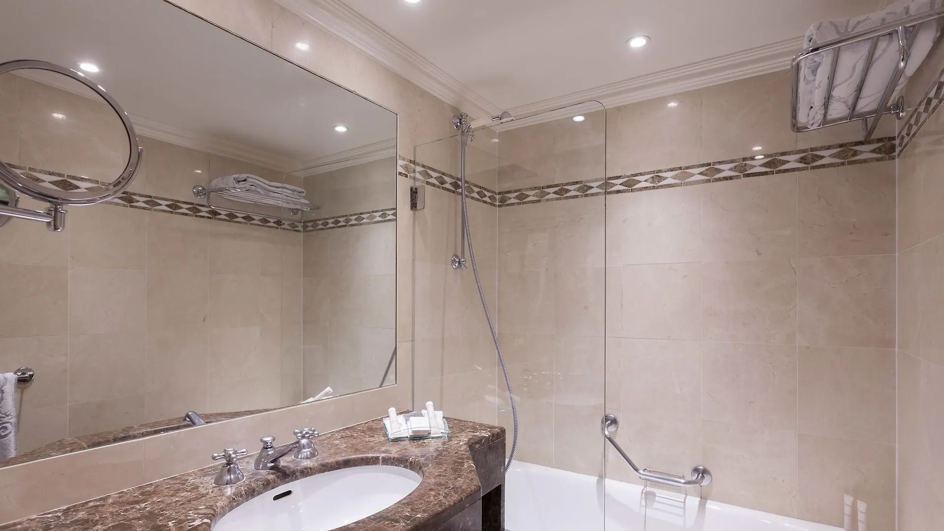 Grand Hôtel de L'Univers Saint-Germain Paris Hotel
